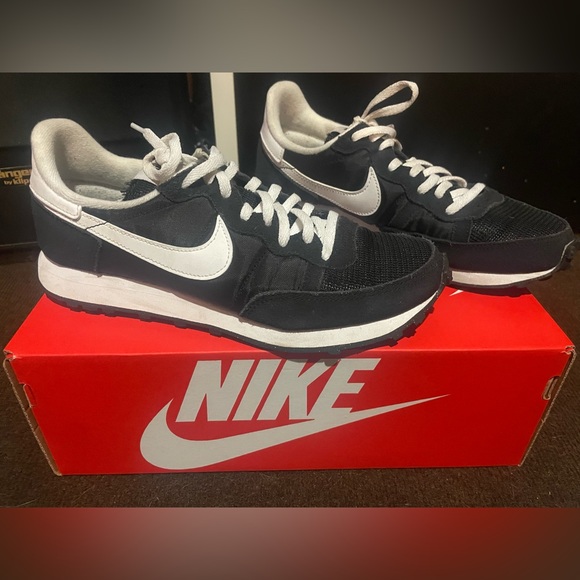 Nike black Challenger OG shoes - Size 8 - Picture 1 of 2